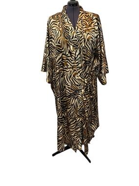 Serenada Women's Plus size 5X Glam Satin Animal-Print Wrap Robe Black and Gold
